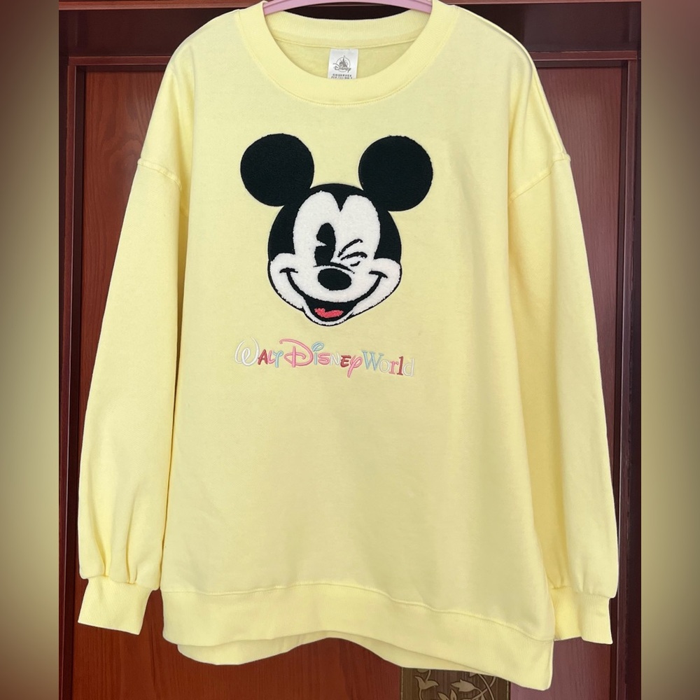 Oversized Disney Parks Sweatshirt 2025 Embroidered Mickey Yellow Adult - Picture 2 of 6